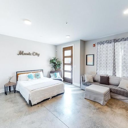 Music City Modern Apartment Нашвил Екстериор снимка