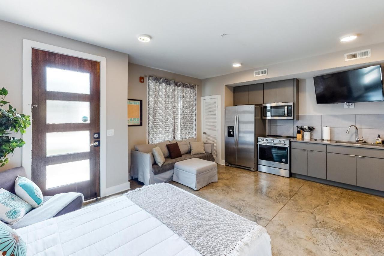 Music City Modern Apartment Нашвил Екстериор снимка