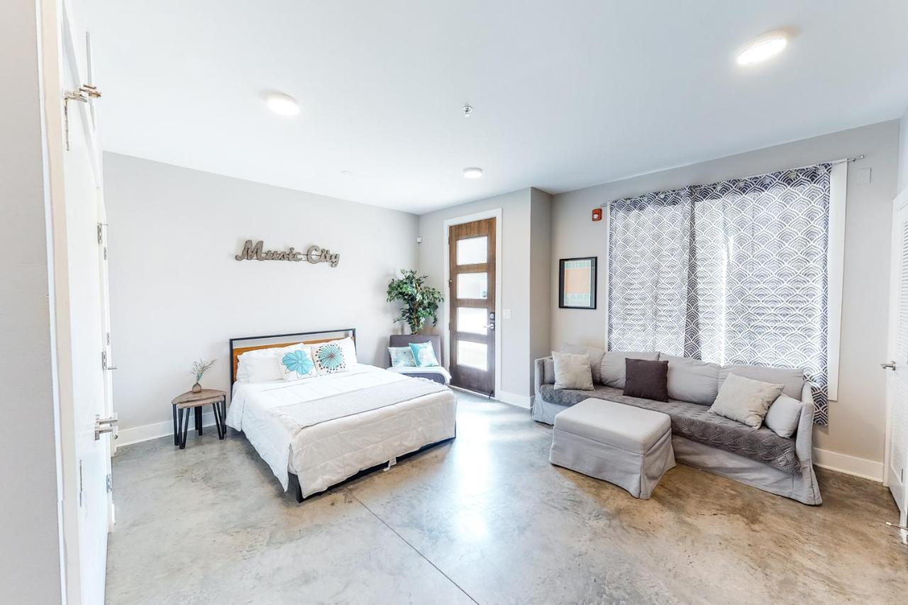Music City Modern Apartment Нашвил Екстериор снимка